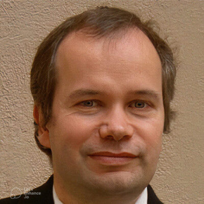 Oliver Hochadel   